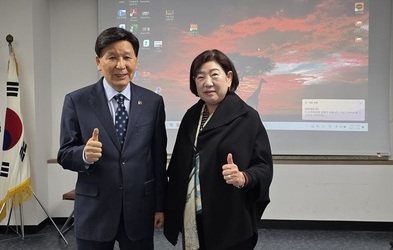 일하는 시니어 새로운 청춘